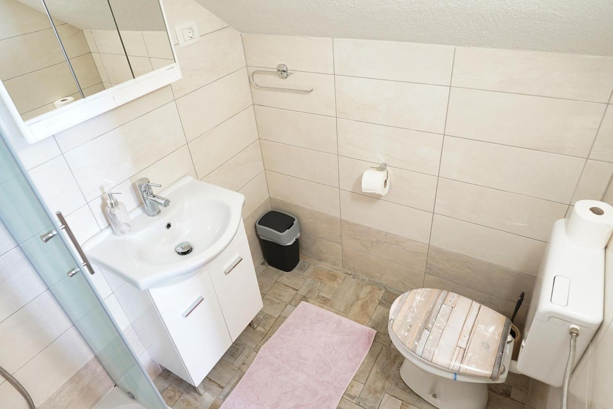 Apartmaji Jost 博希尼 外观 照片