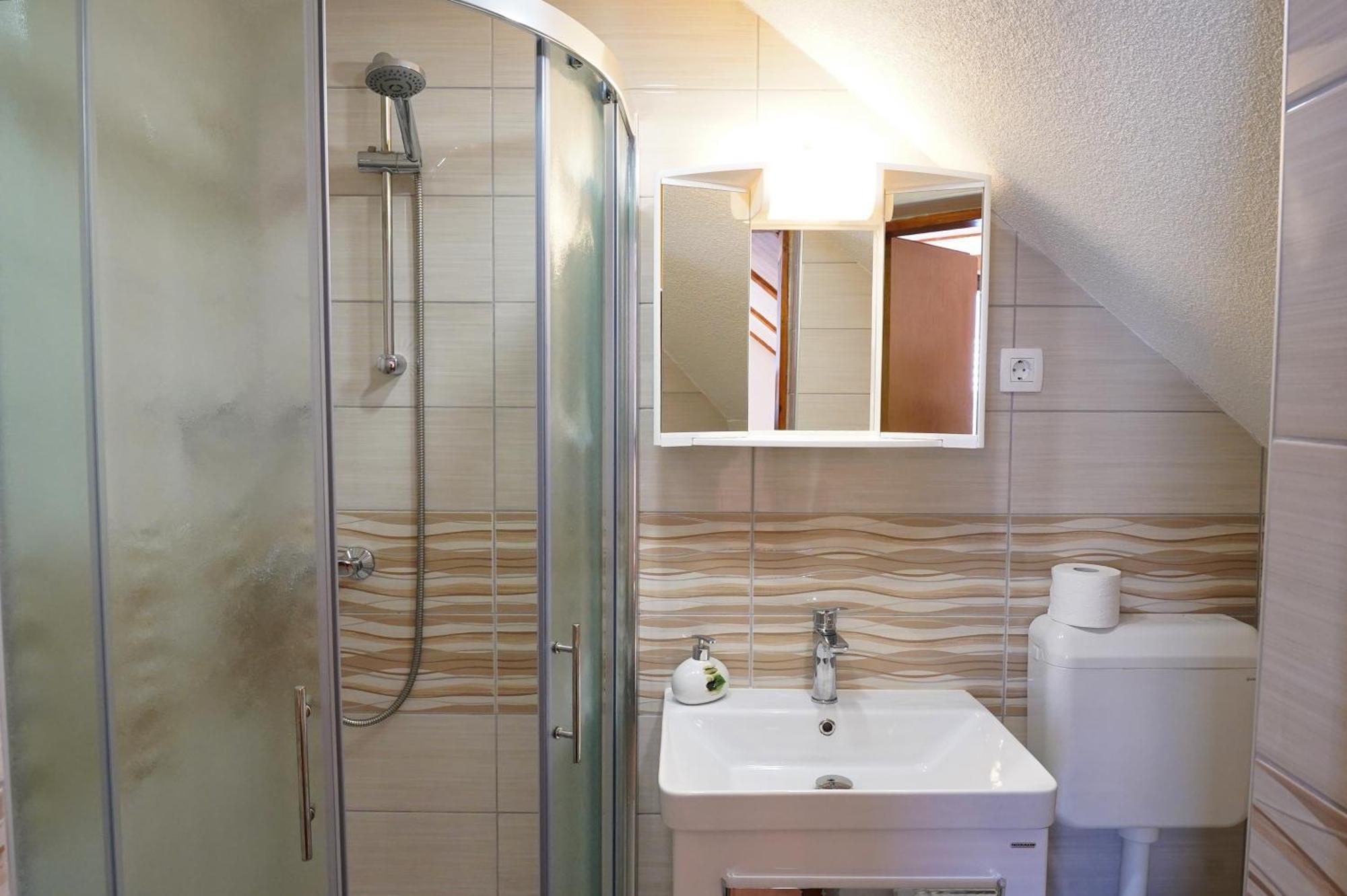 Apartmaji Jost 博希尼 外观 照片